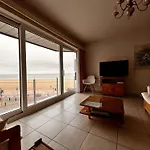 Beachview And Parking 아파트 크노케-하이스트