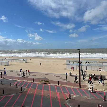 Beachview And Parking Apartamento